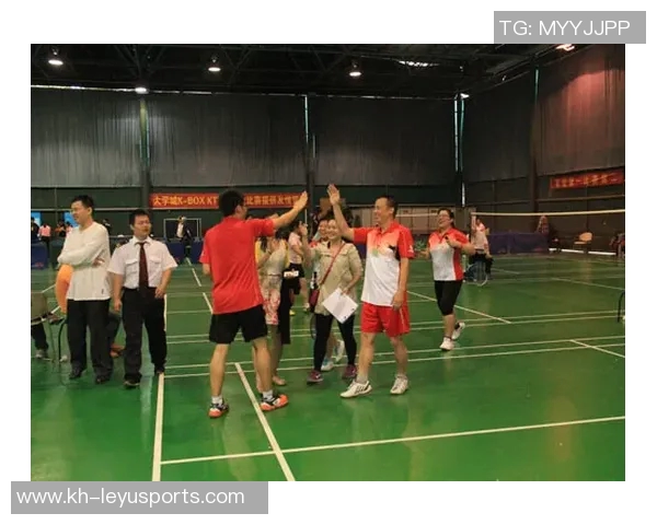 探秘重庆篮球队的技术与风采揭开篮球巨献与欧冠足球的精彩对比